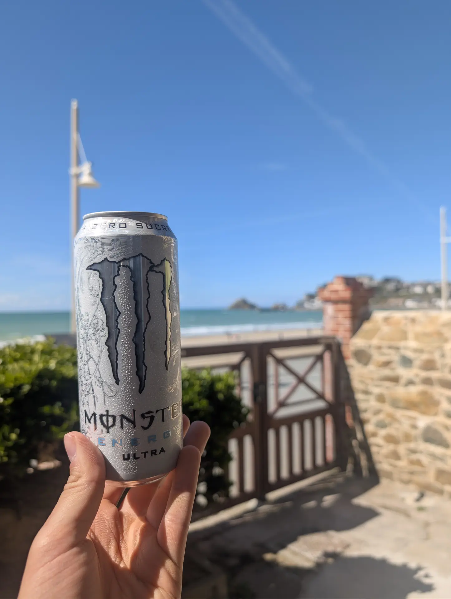 Ultra White "White Monster" submitted by tonito75